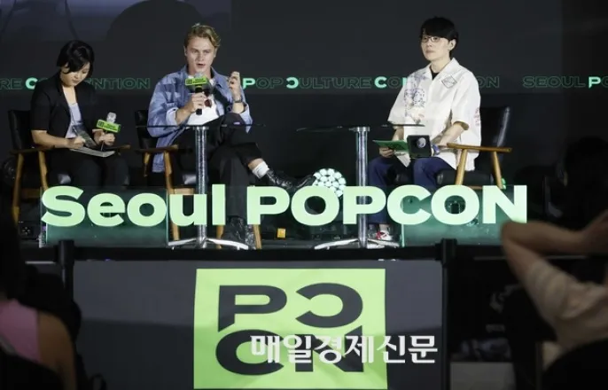 노란 수영복에 섹시한 몸매 어필하는 존예 처자