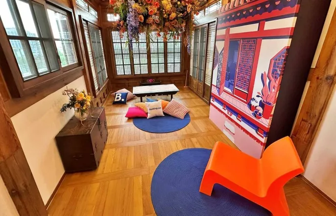 노란 수영복에 섹시한 몸매 어필하는 존예 처자