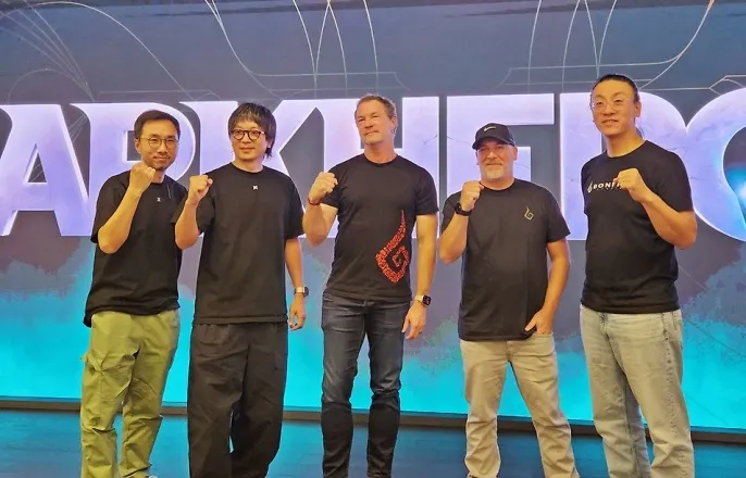 노란 수영복에 섹시한 몸매 어필하는 존예 처자