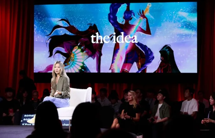 노란 수영복에 섹시한 몸매 어필하는 존예 처자