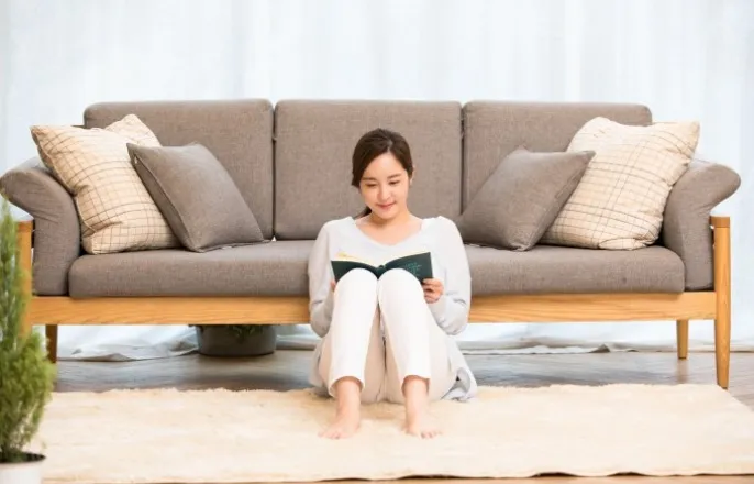 노란 수영복에 섹시한 몸매 어필하는 존예 처자