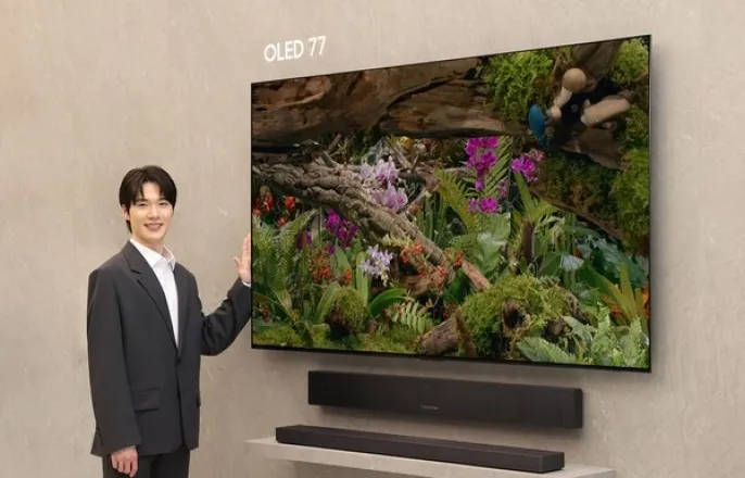 노란 수영복에 섹시한 몸매 어필하는 존예 처자