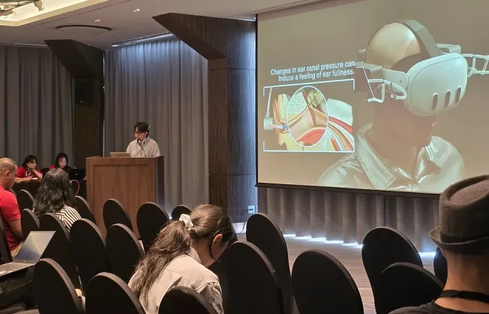 노란 수영복에 섹시한 몸매 어필하는 존예 처자