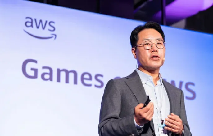 노란 수영복에 섹시한 몸매 어필하는 존예 처자