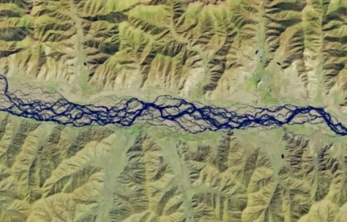노란 수영복에 섹시한 몸매 어필하는 존예 처자