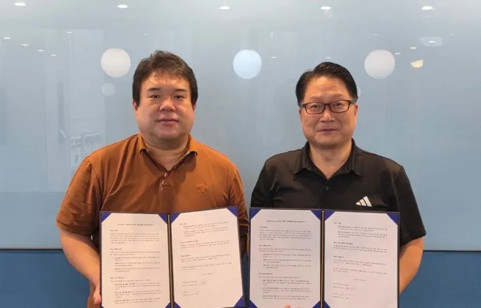 노란 수영복에 섹시한 몸매 어필하는 존예 처자