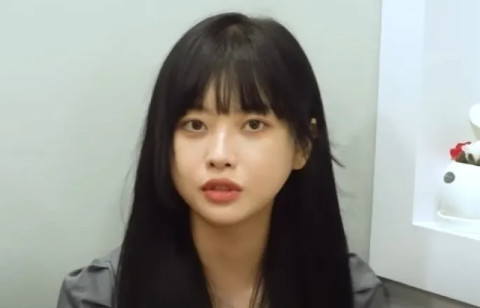 노란 수영복에 섹시한 몸매 어필하는 존예 처자