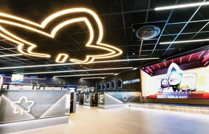 노란 수영복에 섹시한 몸매 어필하는 존예 처자