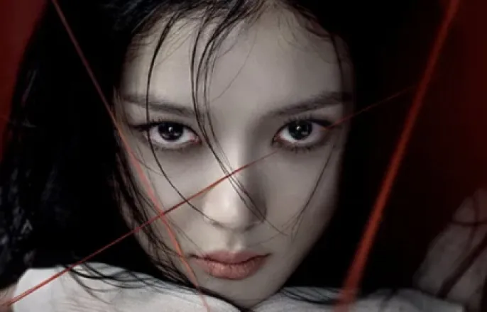 노란 수영복에 섹시한 몸매 어필하는 존예 처자