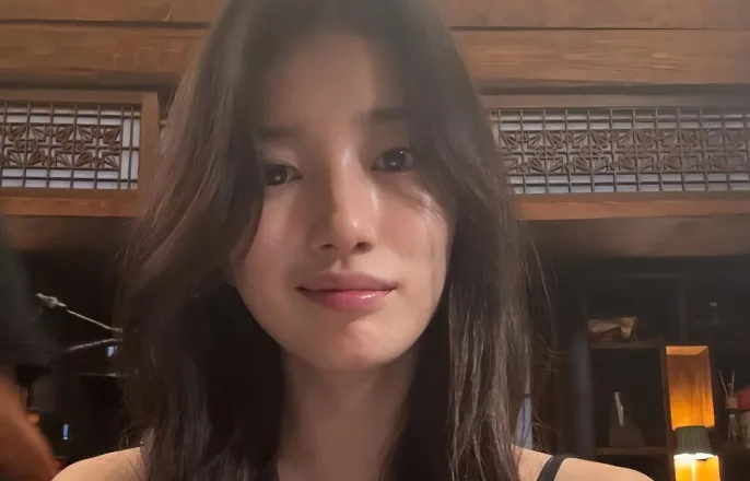 노란 수영복에 섹시한 몸매 어필하는 존예 처자