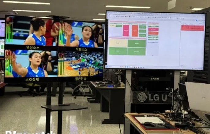 노란 수영복에 섹시한 몸매 어필하는 존예 처자