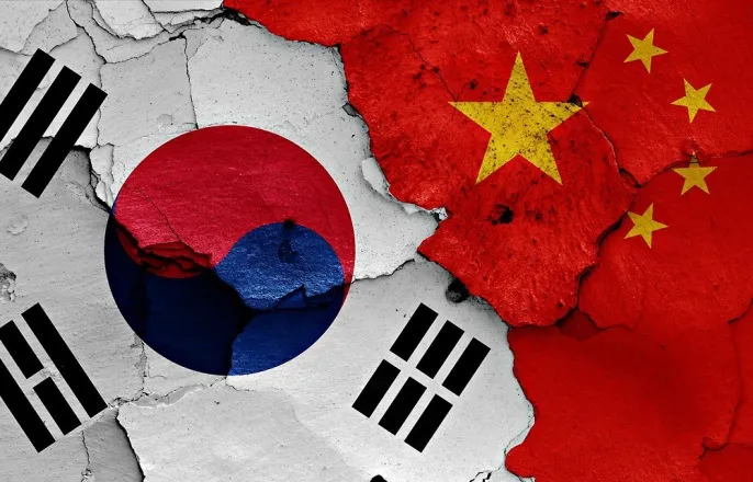 노란 수영복에 섹시한 몸매 어필하는 존예 처자