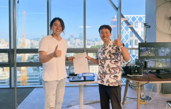 노란 수영복에 섹시한 몸매 어필하는 존예 처자