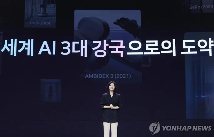 노란 수영복에 섹시한 몸매 어필하는 존예 처자