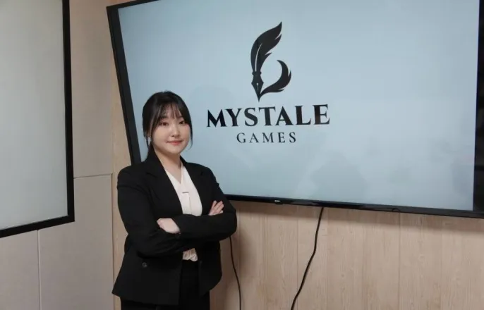 노란 수영복에 섹시한 몸매 어필하는 존예 처자