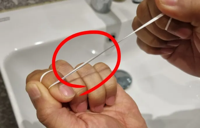 노란 수영복에 섹시한 몸매 어필하는 존예 처자