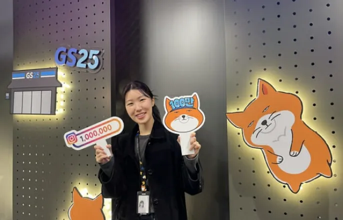 노란 수영복에 섹시한 몸매 어필하는 존예 처자