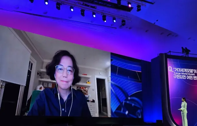 노란 수영복에 섹시한 몸매 어필하는 존예 처자