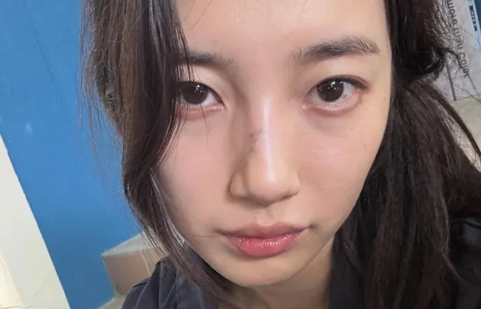 노란 수영복에 섹시한 몸매 어필하는 존예 처자