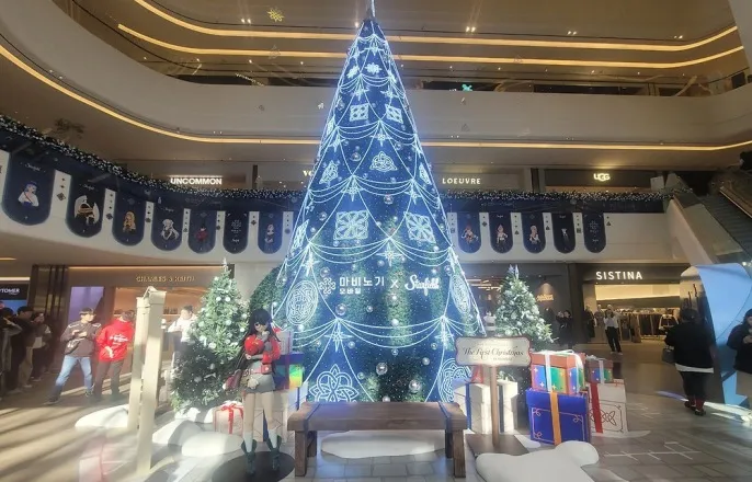 노란 수영복에 섹시한 몸매 어필하는 존예 처자