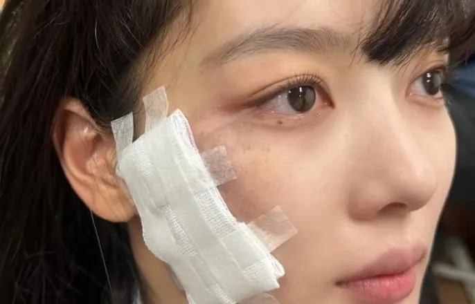 노란 수영복에 섹시한 몸매 어필하는 존예 처자