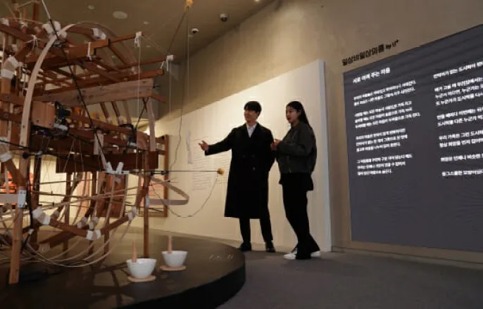 노란 수영복에 섹시한 몸매 어필하는 존예 처자