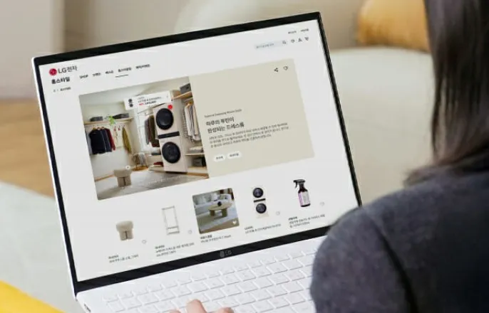 노란 수영복에 섹시한 몸매 어필하는 존예 처자