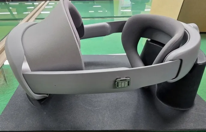 노란 수영복에 섹시한 몸매 어필하는 존예 처자