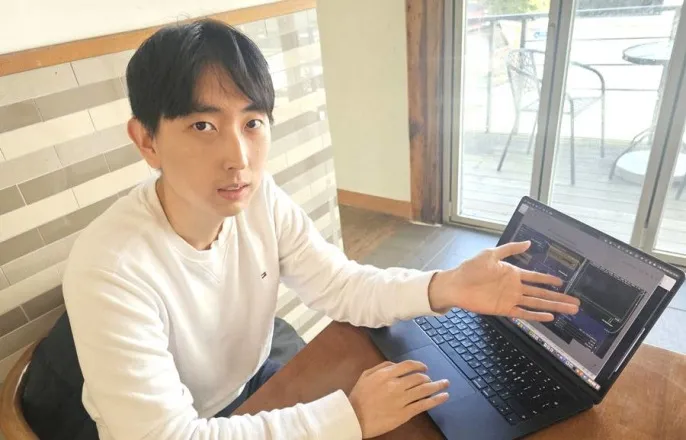 노란 수영복에 섹시한 몸매 어필하는 존예 처자