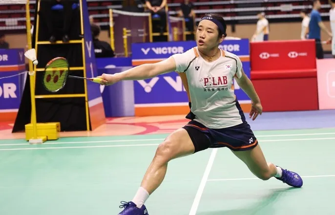 노란 수영복에 섹시한 몸매 어필하는 존예 처자