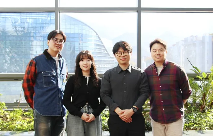 노란 수영복에 섹시한 몸매 어필하는 존예 처자