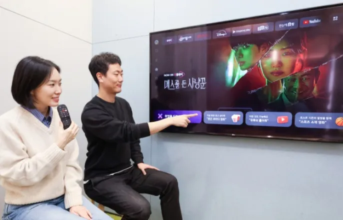 노란 수영복에 섹시한 몸매 어필하는 존예 처자