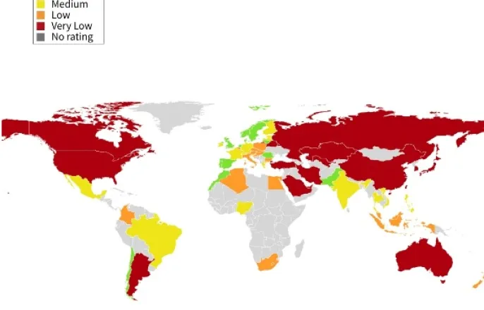 노란 수영복에 섹시한 몸매 어필하는 존예 처자