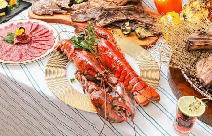 노란 수영복에 섹시한 몸매 어필하는 존예 처자