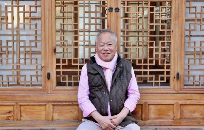 노란 수영복에 섹시한 몸매 어필하는 존예 처자