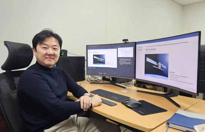 노란 수영복에 섹시한 몸매 어필하는 존예 처자