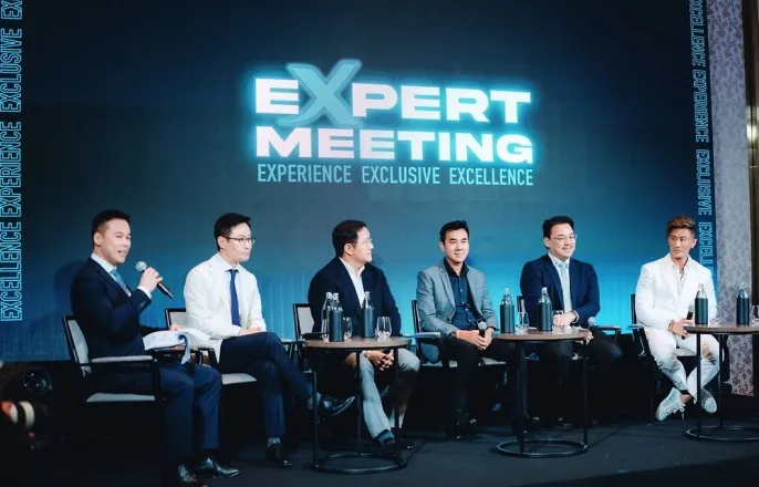 노란 수영복에 섹시한 몸매 어필하는 존예 처자