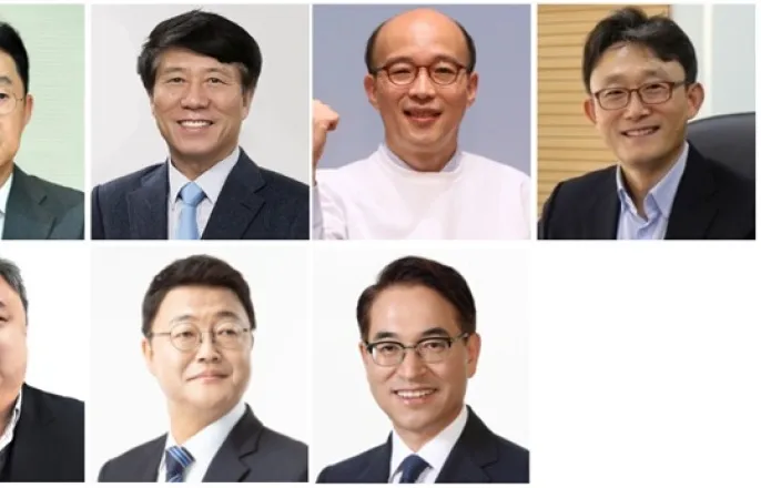 노란 수영복에 섹시한 몸매 어필하는 존예 처자