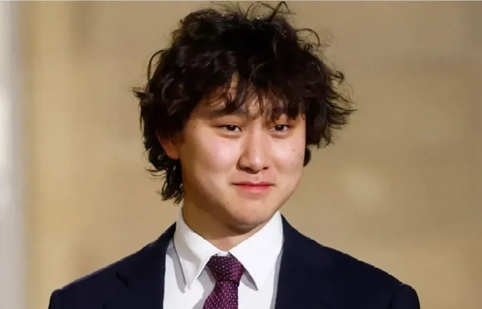 노란 수영복에 섹시한 몸매 어필하는 존예 처자