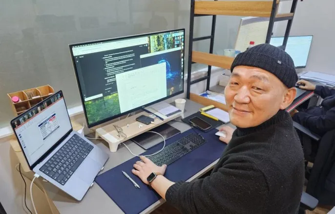 노란 수영복에 섹시한 몸매 어필하는 존예 처자