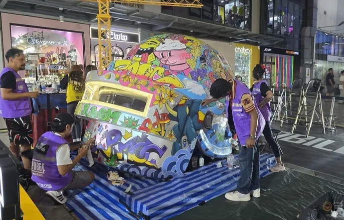 노란 수영복에 섹시한 몸매 어필하는 존예 처자