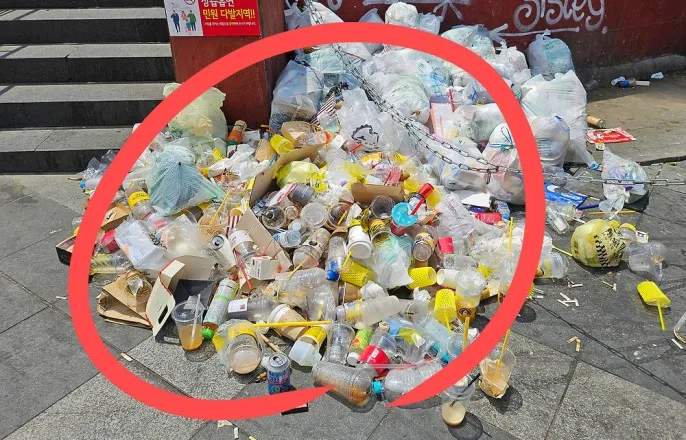 노란 수영복에 섹시한 몸매 어필하는 존예 처자