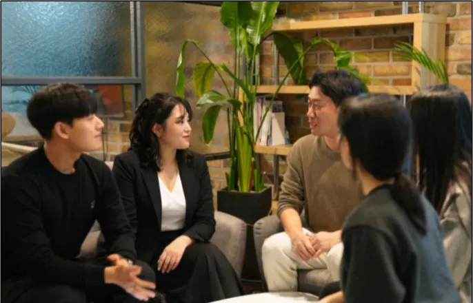 노란 수영복에 섹시한 몸매 어필하는 존예 처자