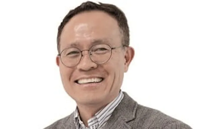 노란 수영복에 섹시한 몸매 어필하는 존예 처자