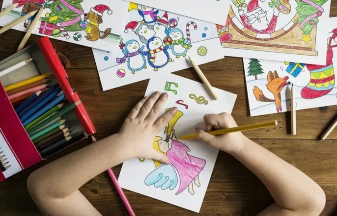 노란 수영복에 섹시한 몸매 어필하는 존예 처자