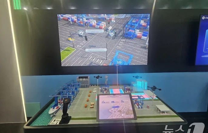 노란 수영복에 섹시한 몸매 어필하는 존예 처자