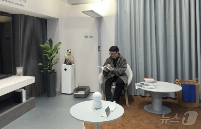 노란 수영복에 섹시한 몸매 어필하는 존예 처자