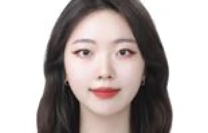 노란 수영복에 섹시한 몸매 어필하는 존예 처자