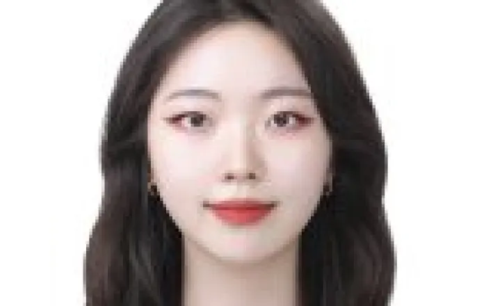 노란 수영복에 섹시한 몸매 어필하는 존예 처자