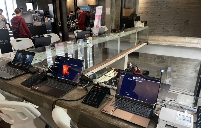 노란 수영복에 섹시한 몸매 어필하는 존예 처자